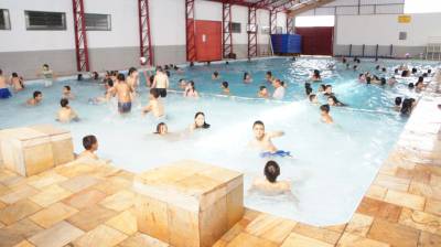 Secretaria de Esporte de Caieiras divulga programação das piscinas durante a temporada de recreação