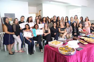 Fundo Social de Caieiras forma mais uma turma do curso de manicure