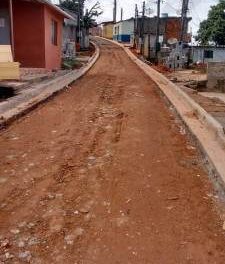 Programa Mais Asfalto prepara a Rua 02 no Jardim Astúrias para receber pavimentação