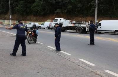 Caieiras com mais segurança: GCM de Caieiras e Polícia Civil realizam blitz na Vila Rosina e no Velódromo